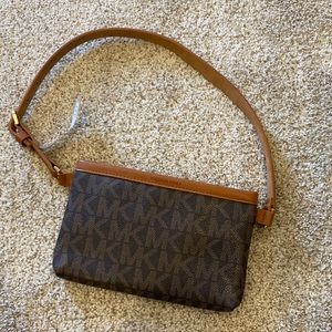 Michael Kors waste clutch size small